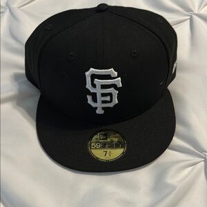 New Era Fitted 7 3/4 SF Giants Black Cap with White Embroidery